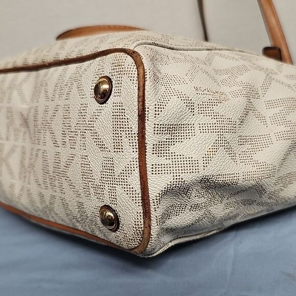 MICHAEL KORS JET SET ZIP TOP TOTE BFPM-07-031 - Picture 6 of 9